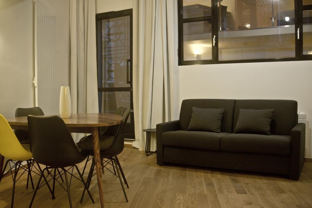 Chez Vous - Marguerite Et Emile Apartment Paris Bagian luar foto
